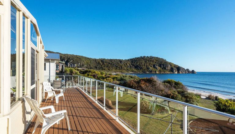 Luxury Waterfront Apartment for Rent
